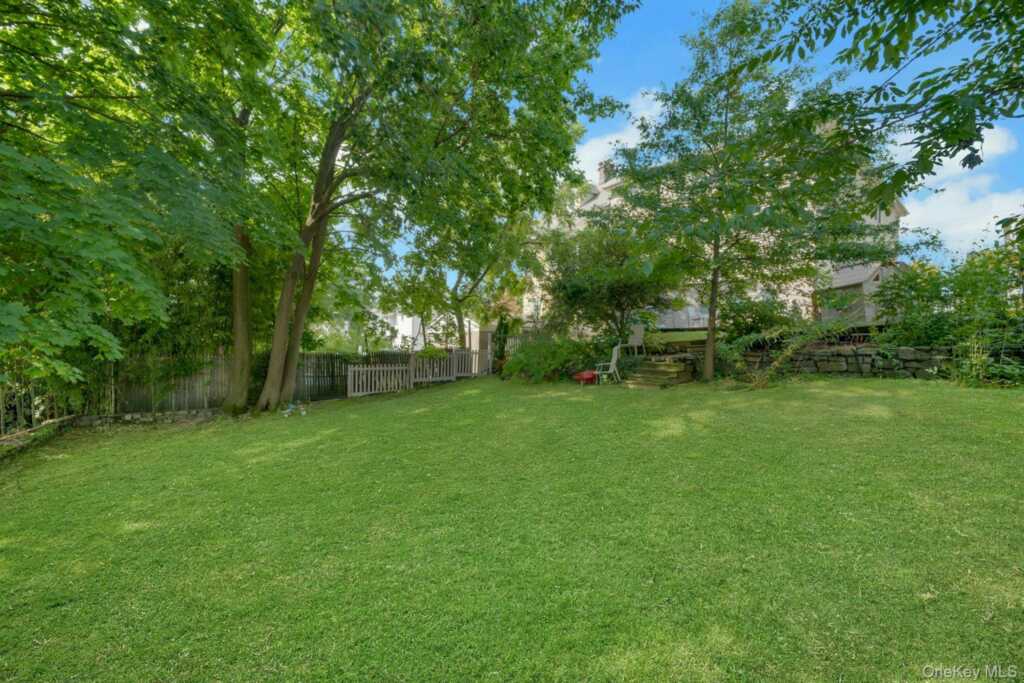 162 Woodland Avenue, New Rochelle, NY 10805 - Photo 29 of 32