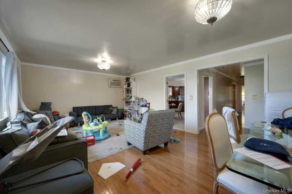 162 Woodland Avenue, New Rochelle, NY 10805 - Photo 4 of 32