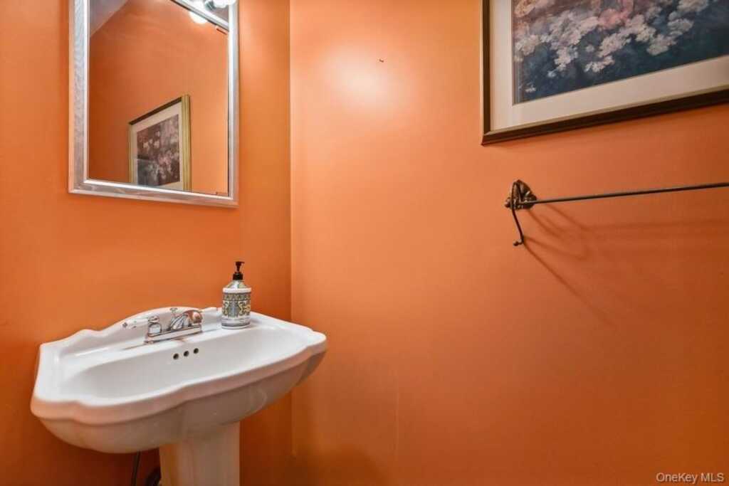 921 Shore Acres Drive, Rye, NY 10543 - Photo 13 of 30