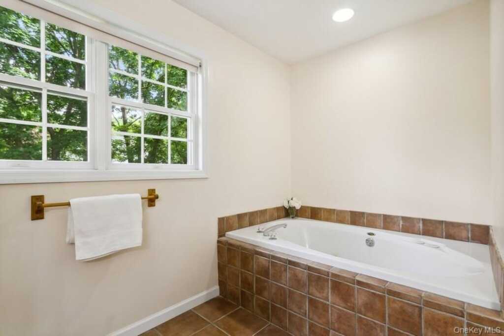 921 Shore Acres Drive, Rye, NY 10543 - Photo 17 of 30