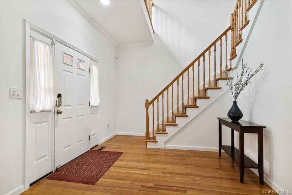 921 Shore Acres Drive, Rye, NY 10543 - Photo 3 of 30