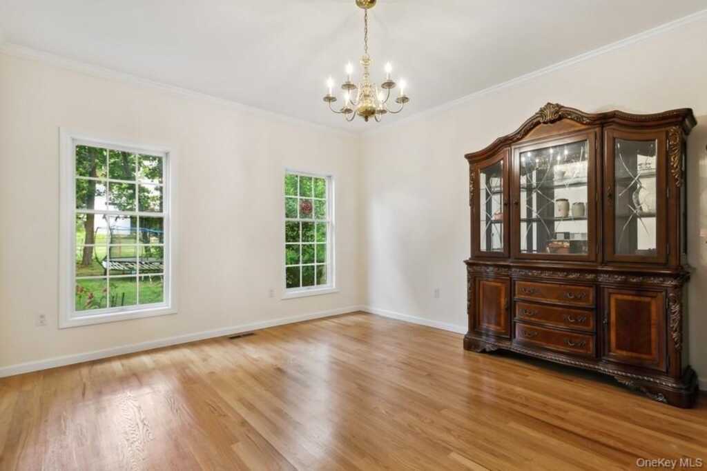 921 Shore Acres Drive, Rye, NY 10543 - Photo 5 of 30