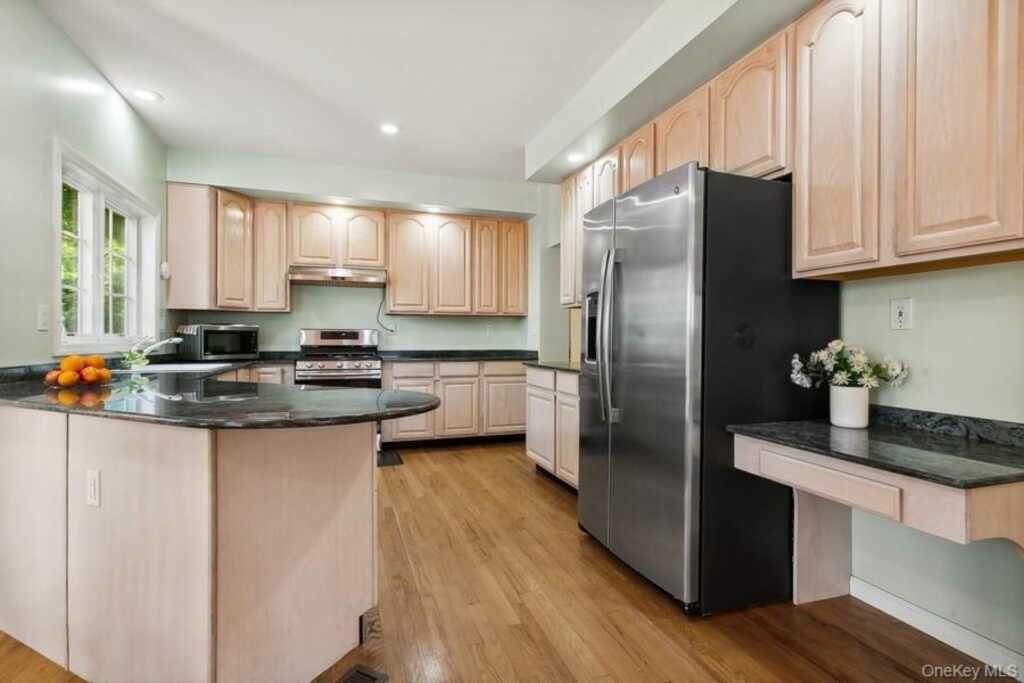 921 Shore Acres Drive, Rye, NY 10543 - Photo 7 of 30