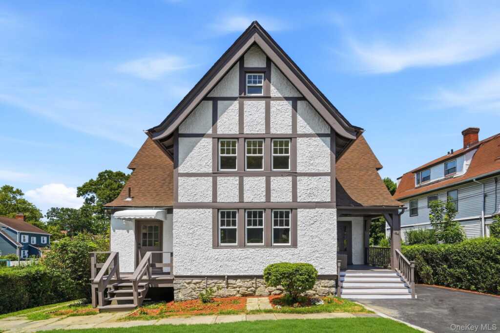184 W Post Road, White Plains, NY 10606 - Photo 2 of 33