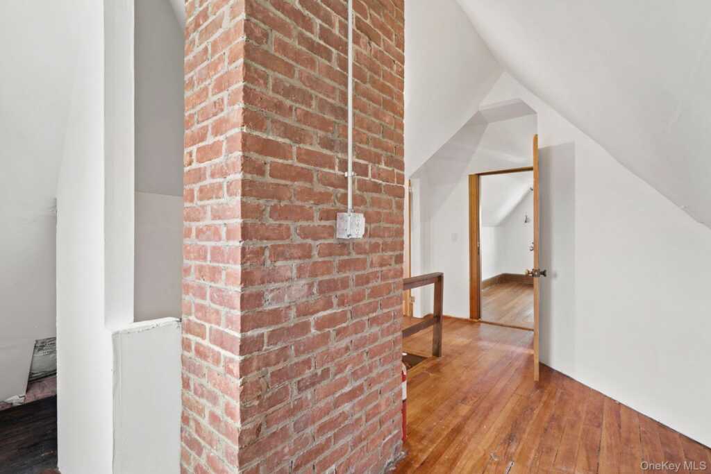 184 W Post Road, White Plains, NY 10606 - Photo 20 of 33
