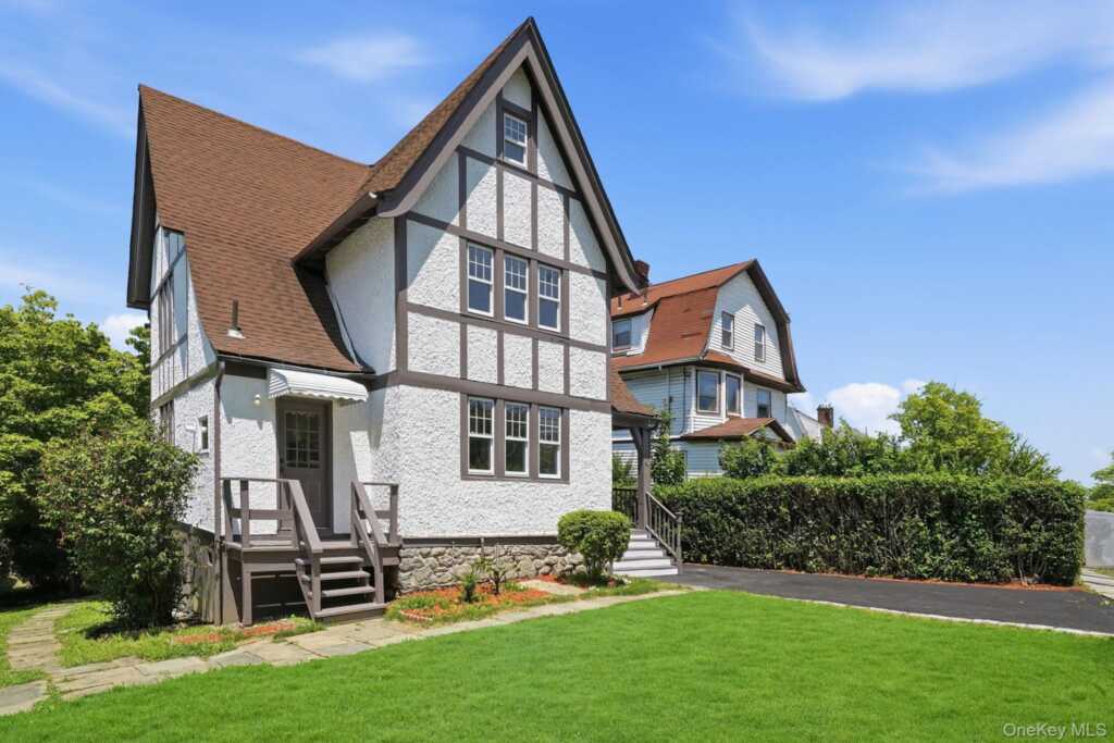 184 W Post Road, White Plains, NY 10606 - Photo 24 of 33