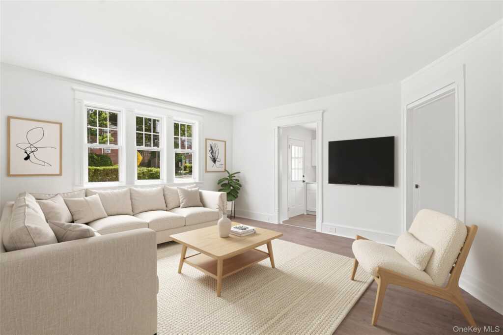 184 W Post Road, White Plains, NY 10606 - Photo 6 of 33