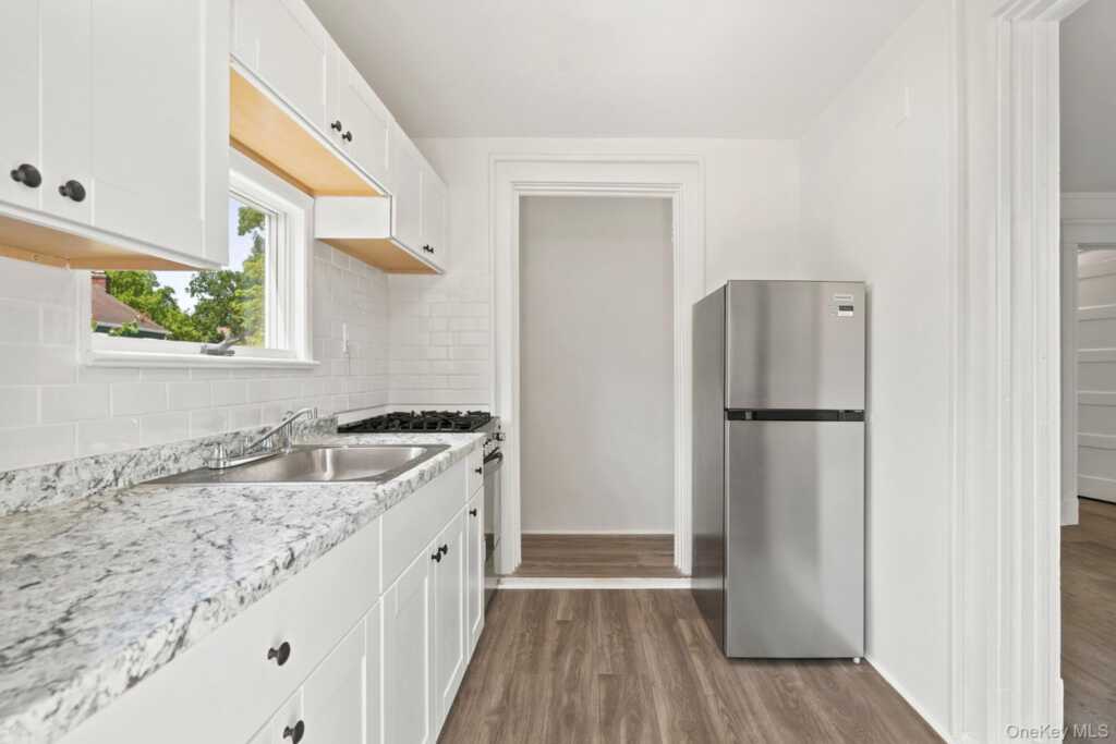 184 W Post Road, White Plains, NY 10606 - Photo 9 of 33