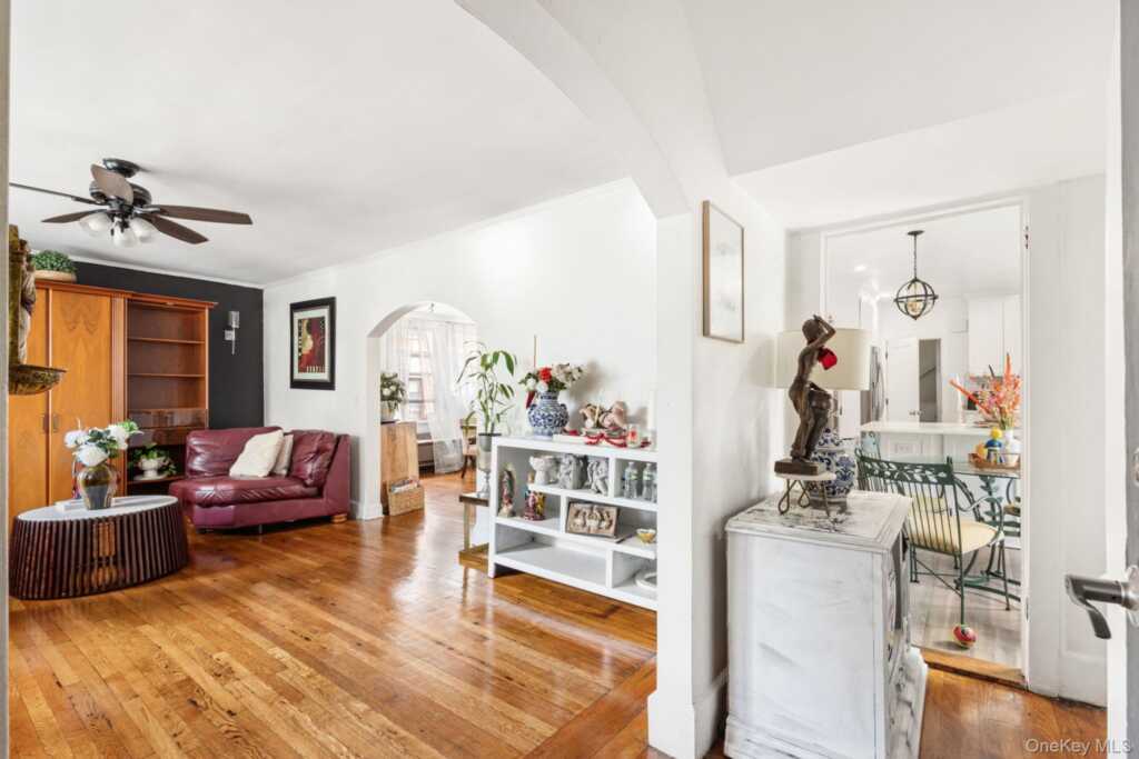 43 Davis Avenue, White Plains, NY 10605 - Photo 10 of 34