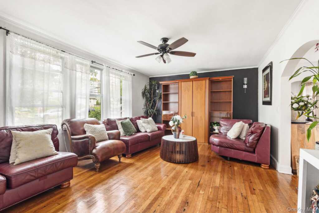 43 Davis Avenue, White Plains, NY 10605 - Photo 12 of 34