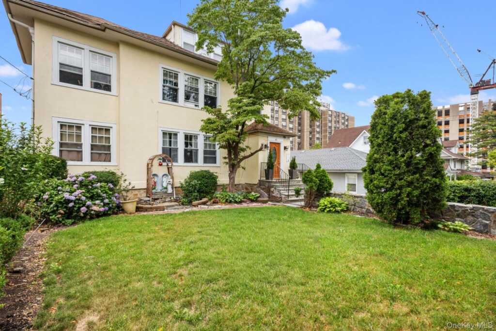 43 Davis Avenue, White Plains, NY 10605 - Photo 25 of 34