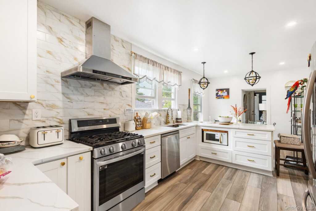 43 Davis Avenue, White Plains, NY 10605 - Photo 5 of 34