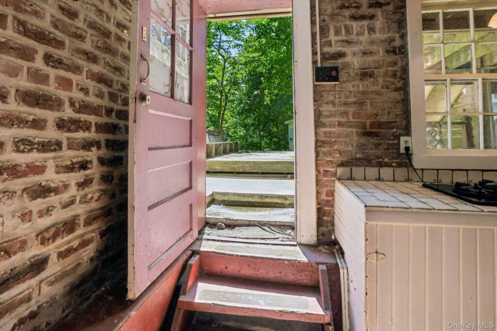 8 Reservoir Road, Stony Point, NY 10980 - Photo 13 of 24