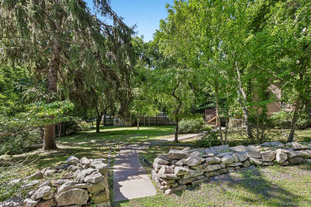 8 Reservoir Road, Stony Point, NY 10980 - Photo 21 of 24