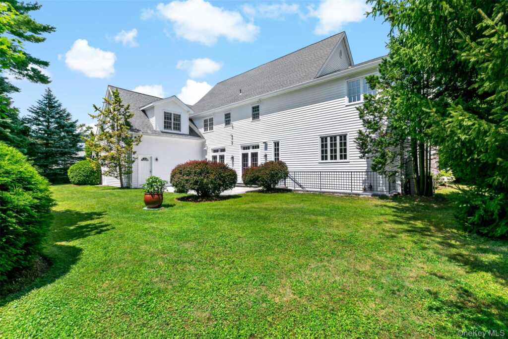 18 Sammis Lane, White Plains, NY 10605 - Photo 26 of 33