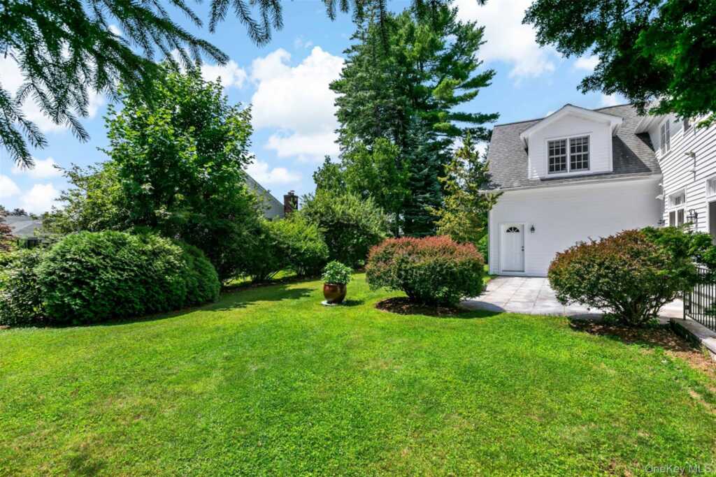 18 Sammis Lane, White Plains, NY 10605 - Photo 27 of 33