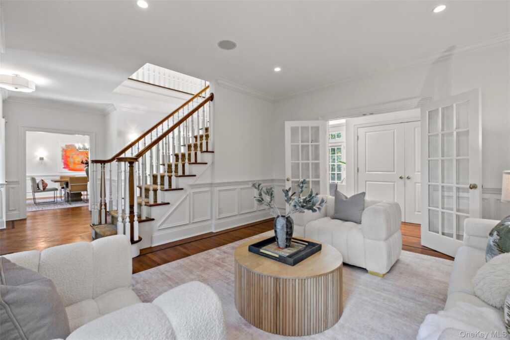 18 Sammis Lane, White Plains, NY 10605 - Photo 5 of 33