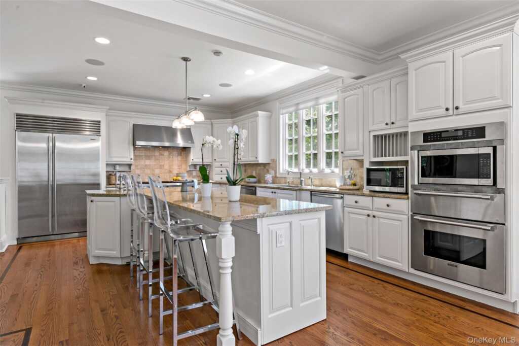 18 Sammis Lane, White Plains, NY 10605 - Photo 7 of 33