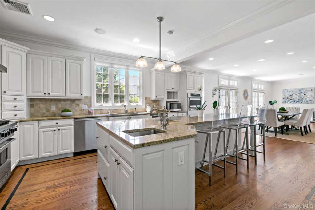 18 Sammis Lane, White Plains, NY 10605 - Photo 8 of 33