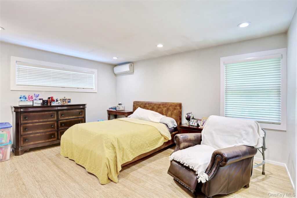 561 Babbling Brook Lane, Valley Cottage, NY 10989 - Photo 12 of 30