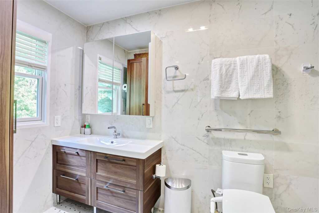 561 Babbling Brook Lane, Valley Cottage, NY 10989 - Photo 13 of 30