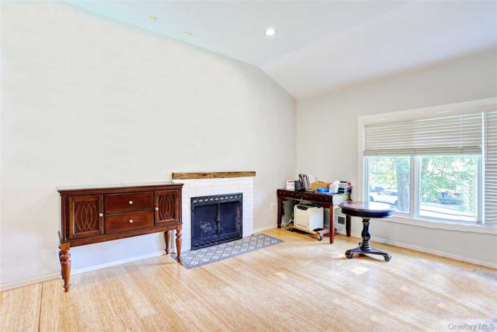 561 Babbling Brook Lane, Valley Cottage, NY 10989 - Photo 6 of 30