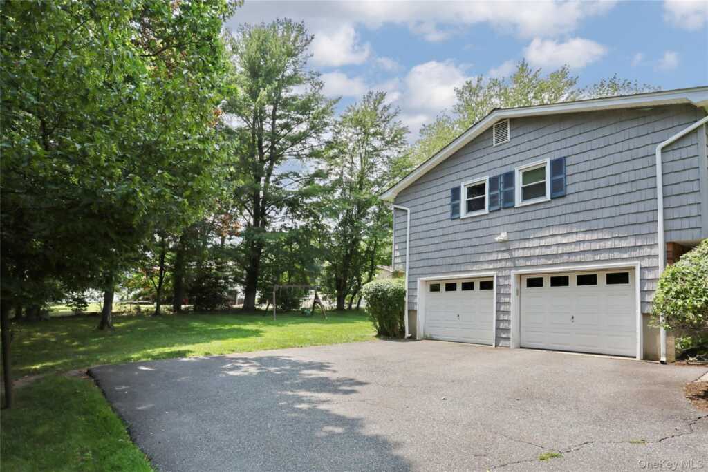 33 Tor View Avenue, New City, NY 10956 - Photo 25 of 29