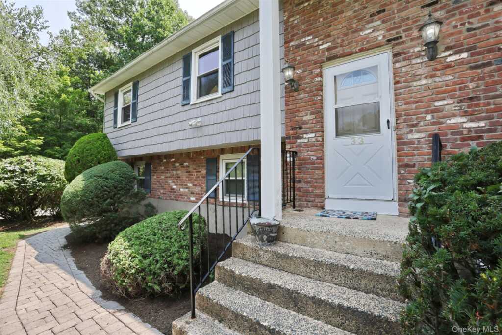 33 Tor View Avenue, New City, NY 10956 - Photo 5 of 29
