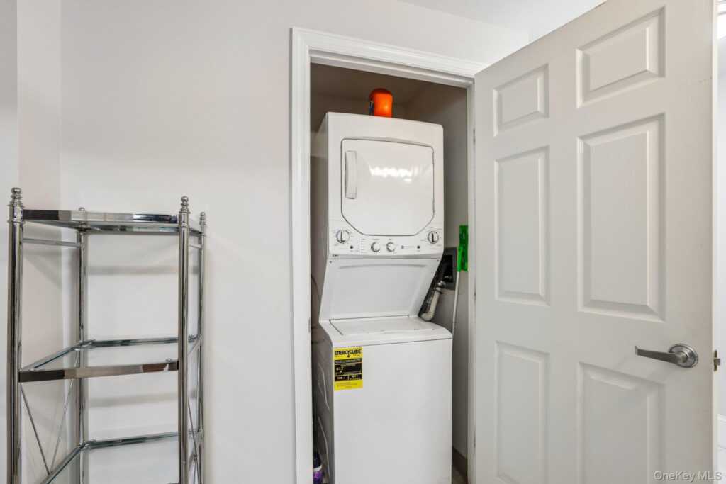 300 Mamaroneck, Unit #315, White Plains, NY 10605 - Photo 11 of 19