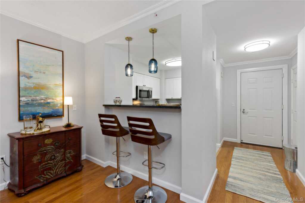 300 Mamaroneck, Unit #315, White Plains, NY 10605 - Photo 6 of 19