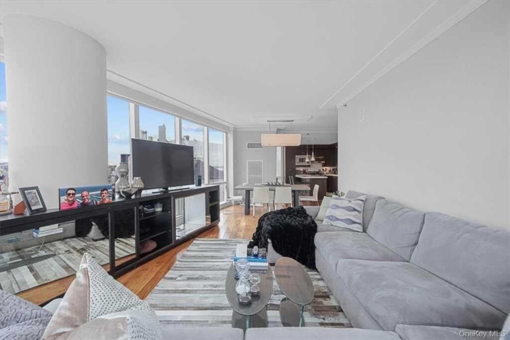 1 Renaissance Square, Unit #24F, White Plains, NY 10601 - Photo 15 of 27