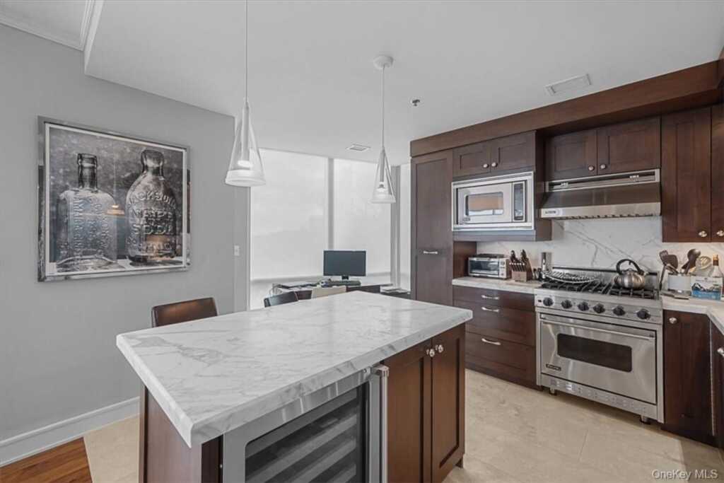 1 Renaissance Square, Unit #24F, White Plains, NY 10601 - Photo 5 of 27