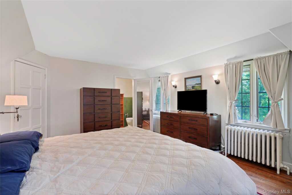 13 Craven Lane, White Plains, NY 10605 - Photo 16 of 30