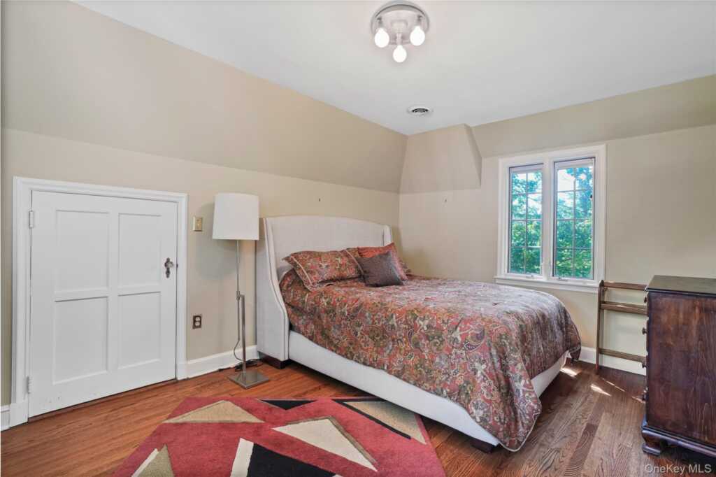 13 Craven Lane, White Plains, NY 10605 - Photo 20 of 30
