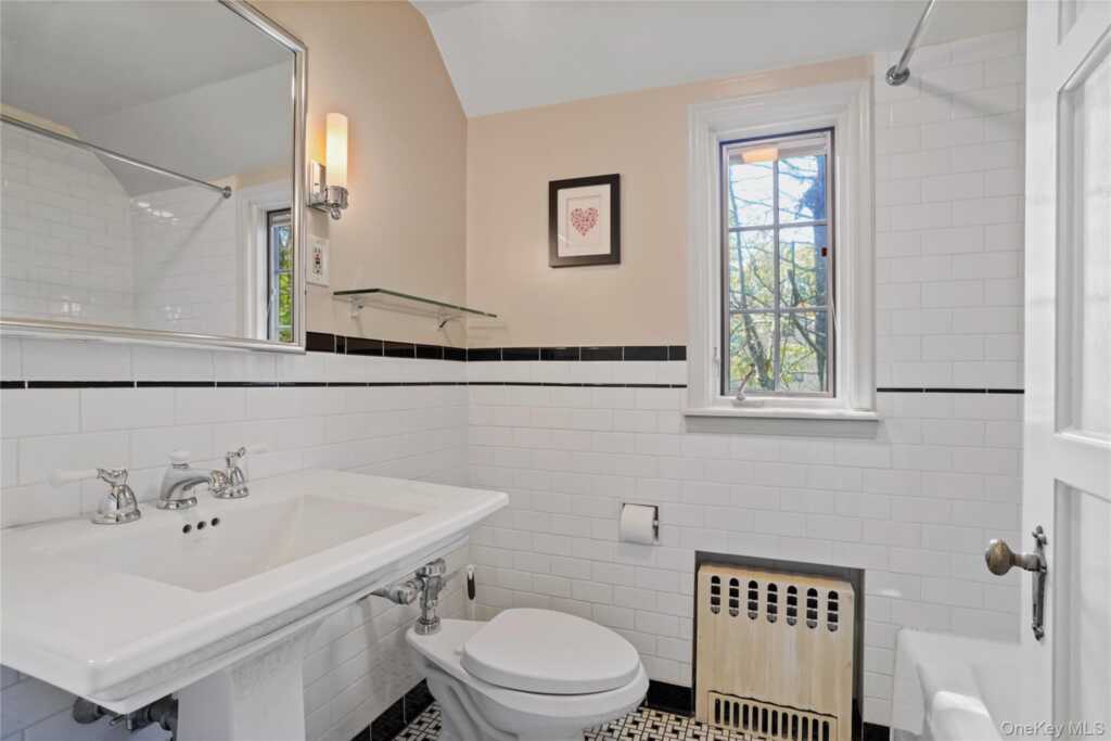 13 Craven Lane, White Plains, NY 10605 - Photo 22 of 30