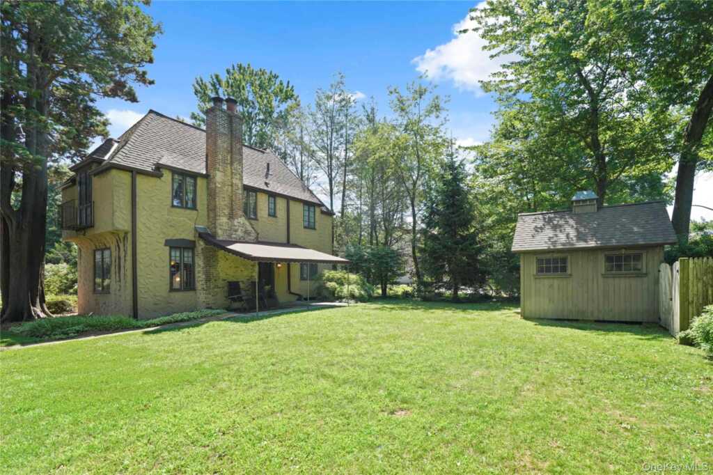 13 Craven Lane, White Plains, NY 10605 - Photo 24 of 30