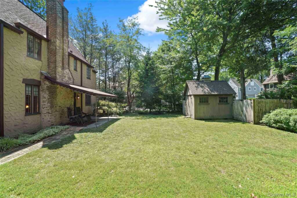 13 Craven Lane, White Plains, NY 10605 - Photo 25 of 30