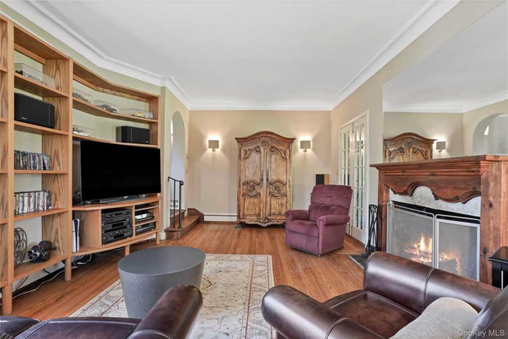 13 Craven Lane, White Plains, NY 10605 - Photo 5 of 30