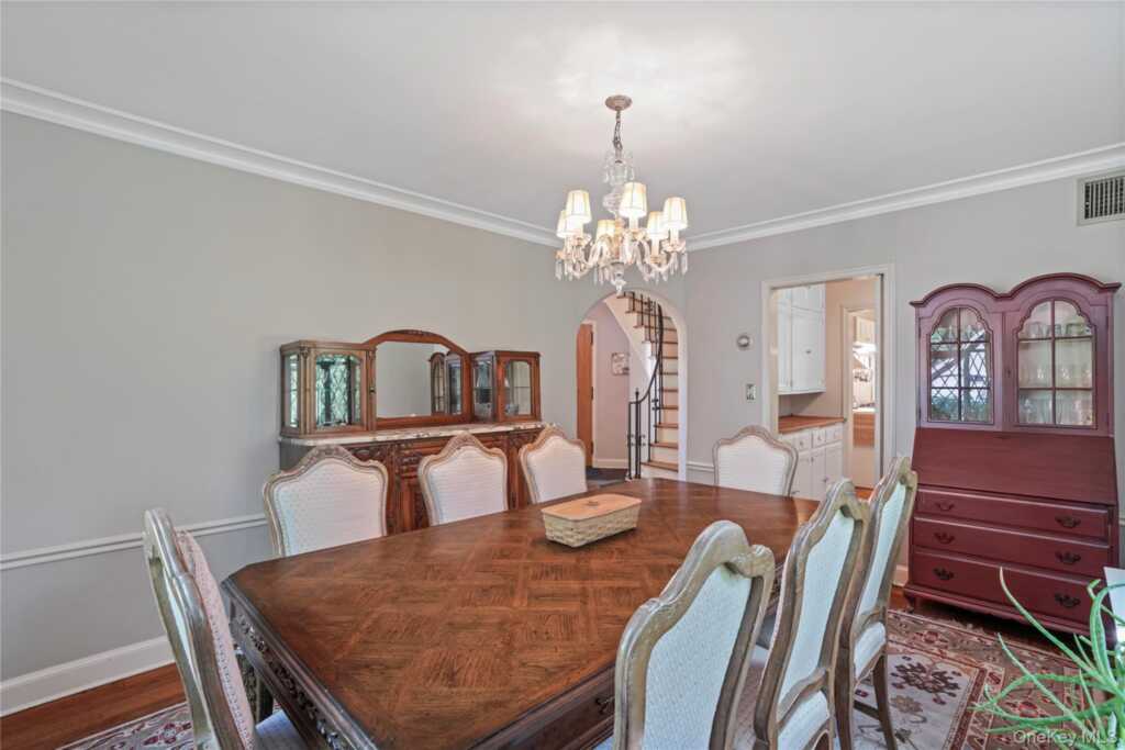 13 Craven Lane, White Plains, NY 10605 - Photo 7 of 30