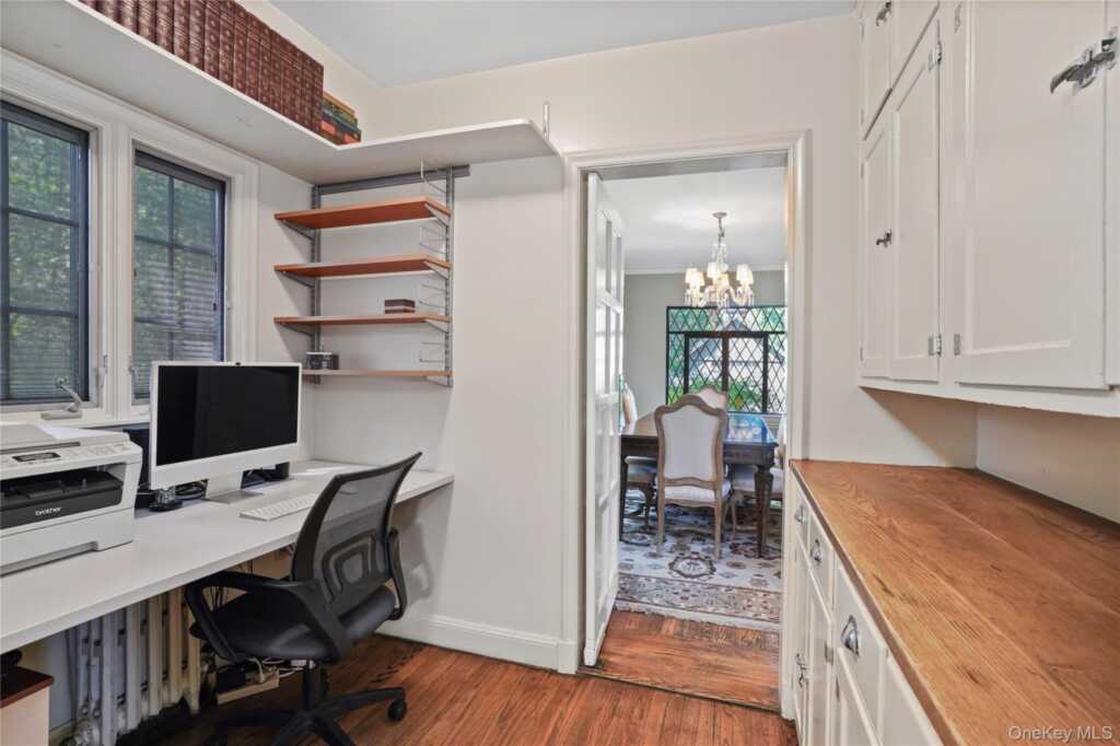 13 Craven Lane, White Plains, NY 10605 - Photo 8 of 30
