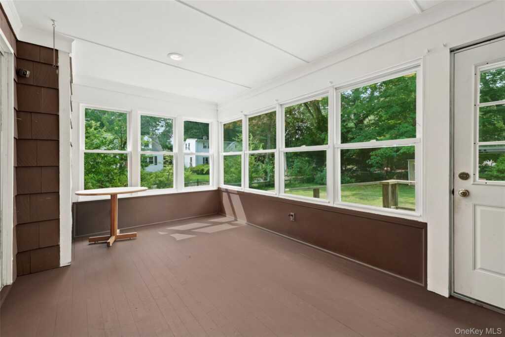 31 Partridge Road, White Plains, NY 10605 - Photo 9 of 24