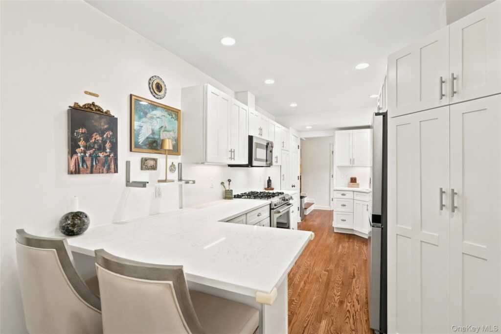 51 Hill Street, Rye, NY 10580 - Photo 11 of 29
