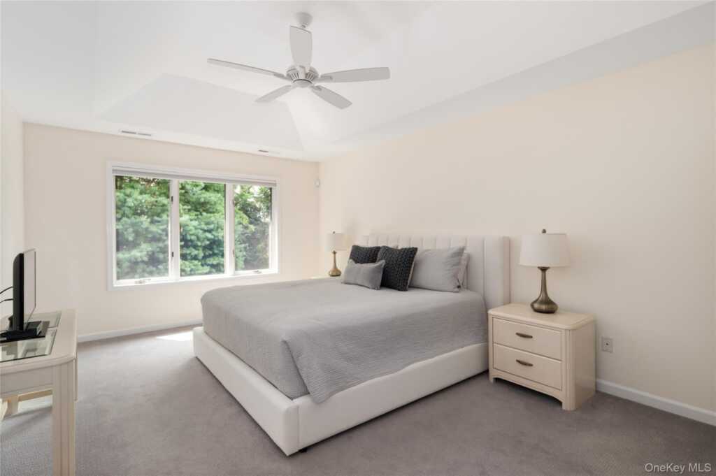 142 Woodbrook Road, White Plains, NY 10605 - Photo 14 of 28