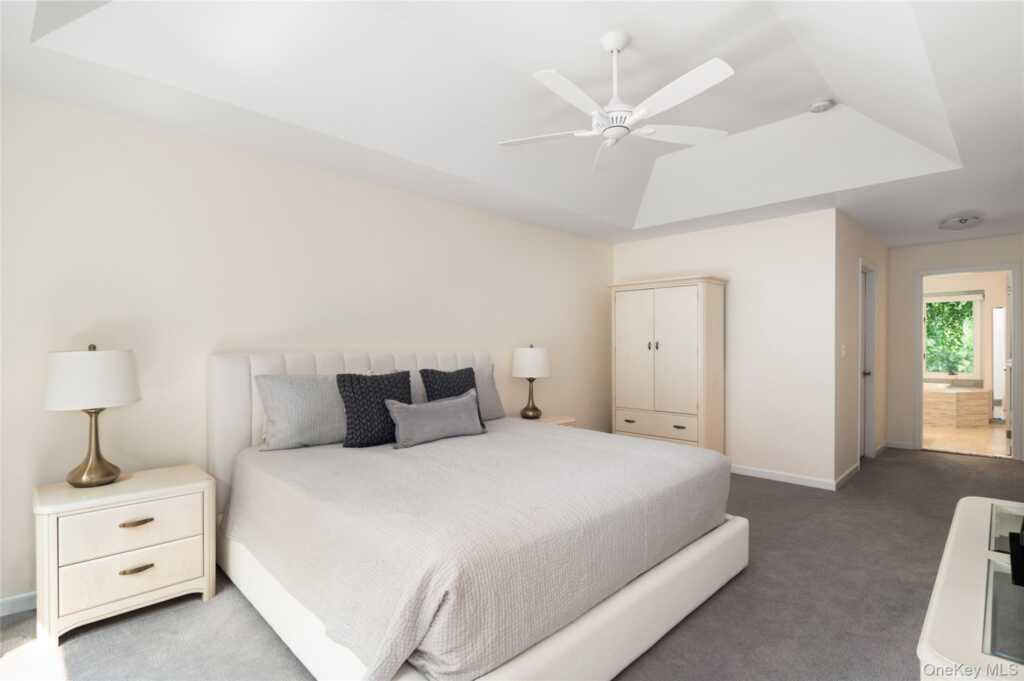 142 Woodbrook Road, White Plains, NY 10605 - Photo 15 of 28