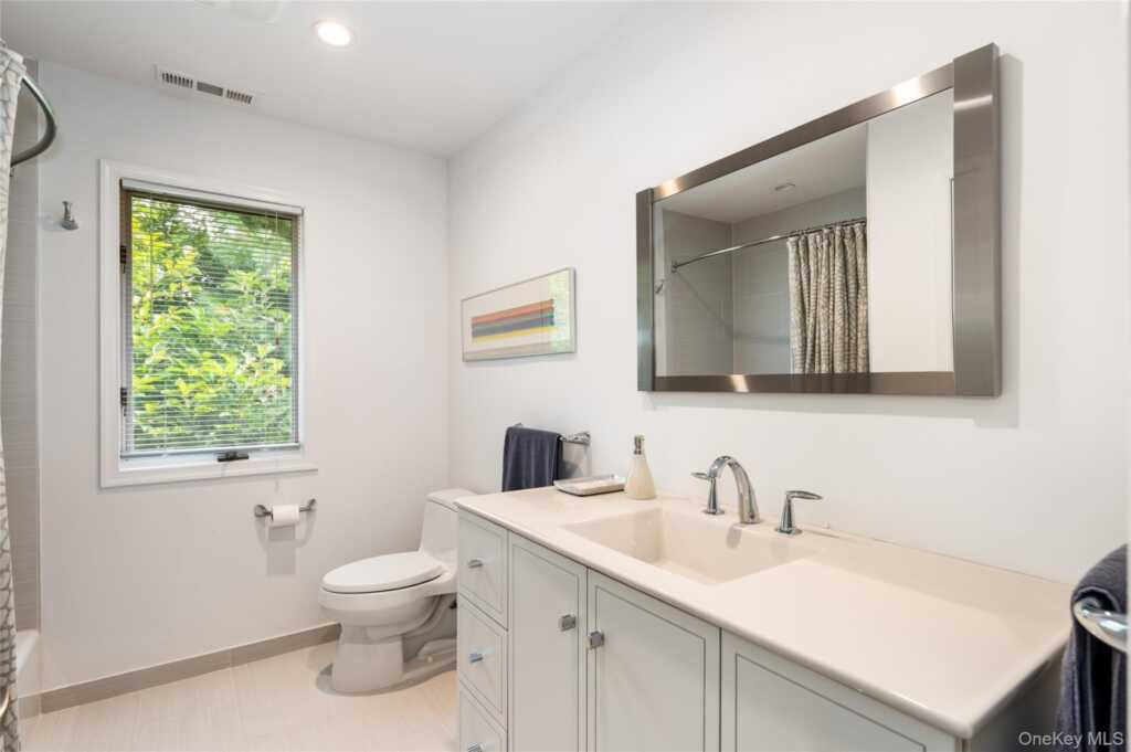 142 Woodbrook Road, White Plains, NY 10605 - Photo 18 of 28