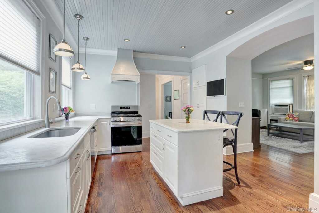 73 E Maple Avenue, Suffern, NY 10901 - Photo 10 of 26