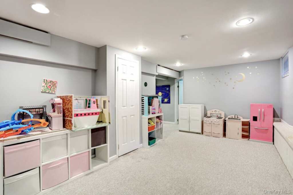 73 E Maple Avenue, Suffern, NY 10901 - Photo 15 of 26