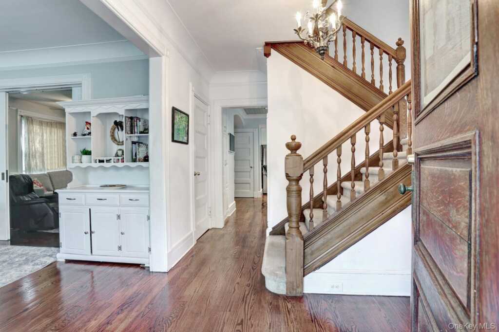 73 E Maple Avenue, Suffern, NY 10901 - Photo 3 of 26