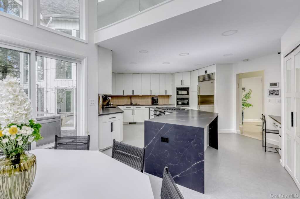 38 Roberts Road, New City, NY 10956 - Photo 8 of 38