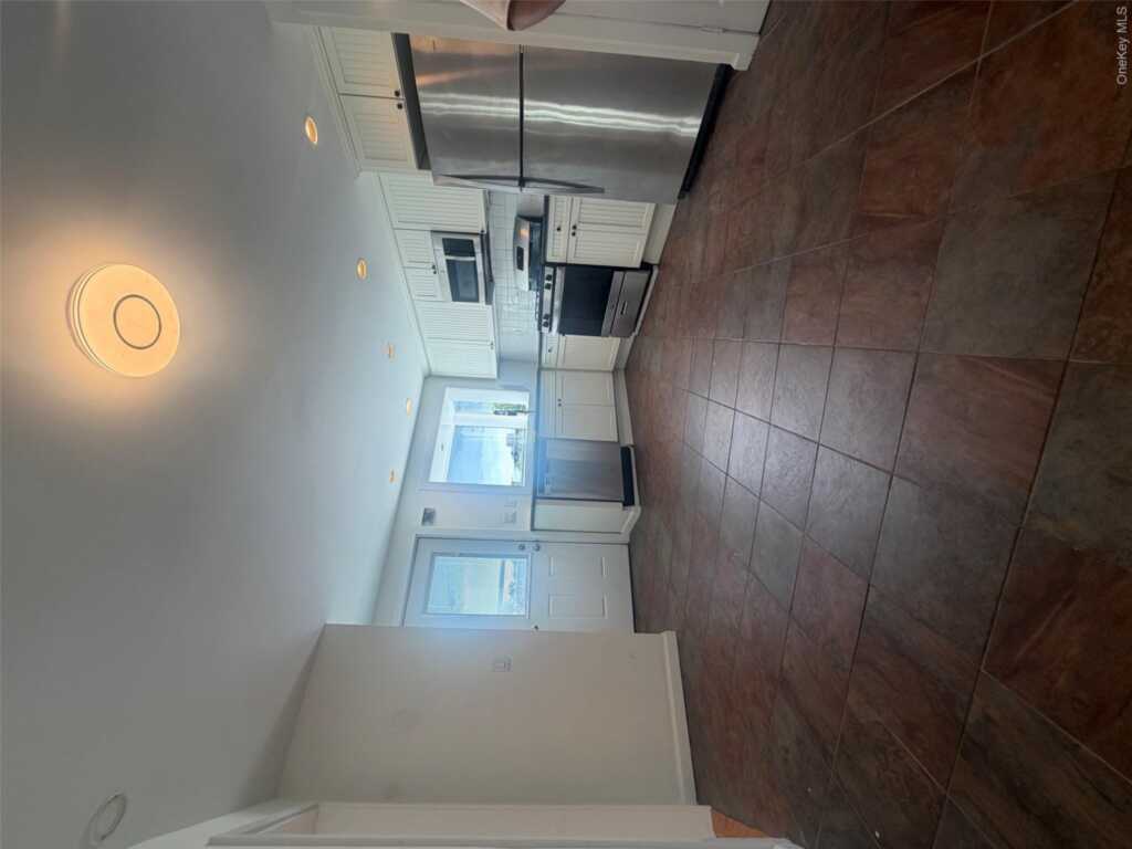3 Hewlett Street, Rye, NY 10580 - Photo 6 of 20